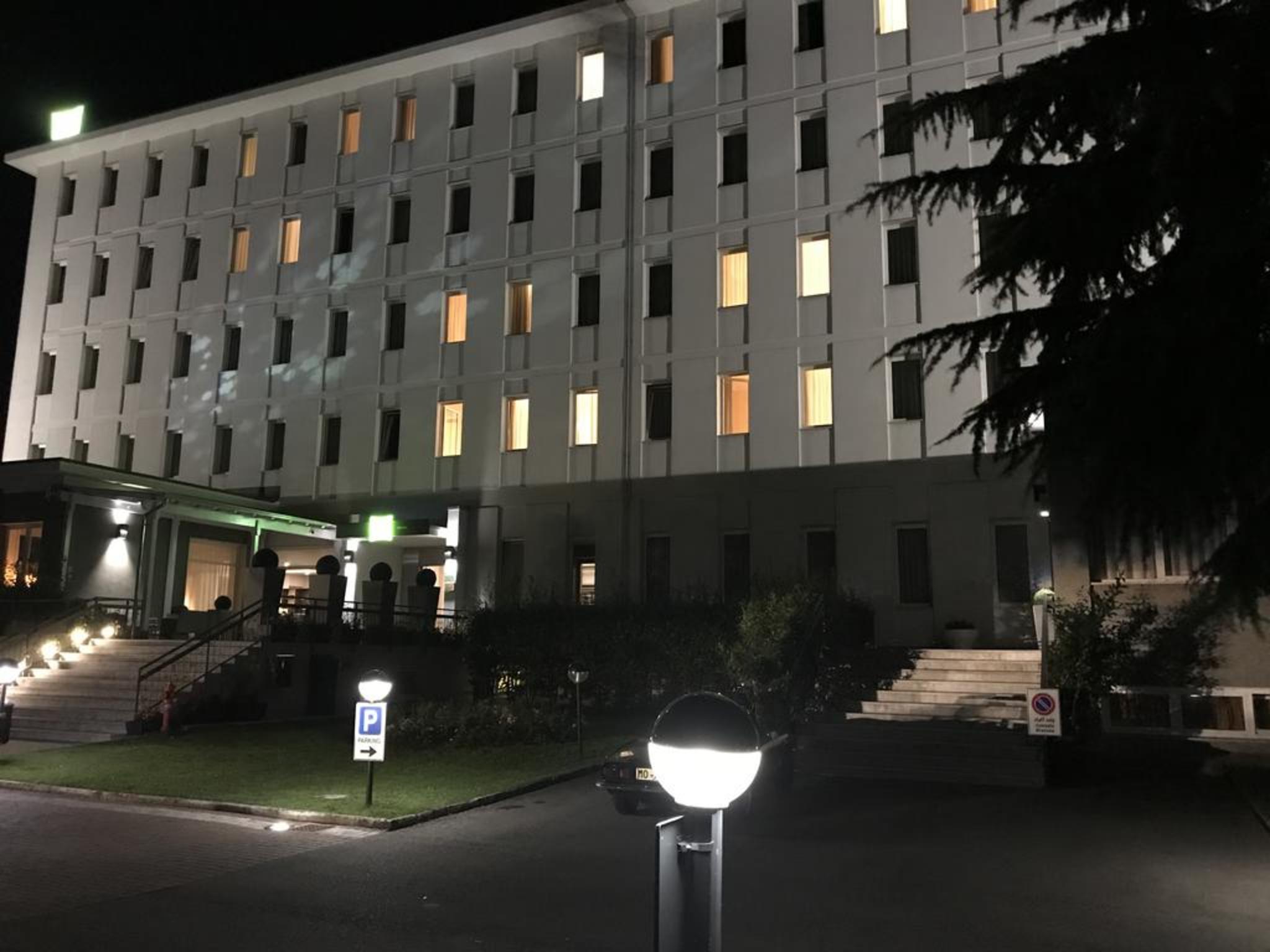 Bis Hotel 바레세 외부 사진
