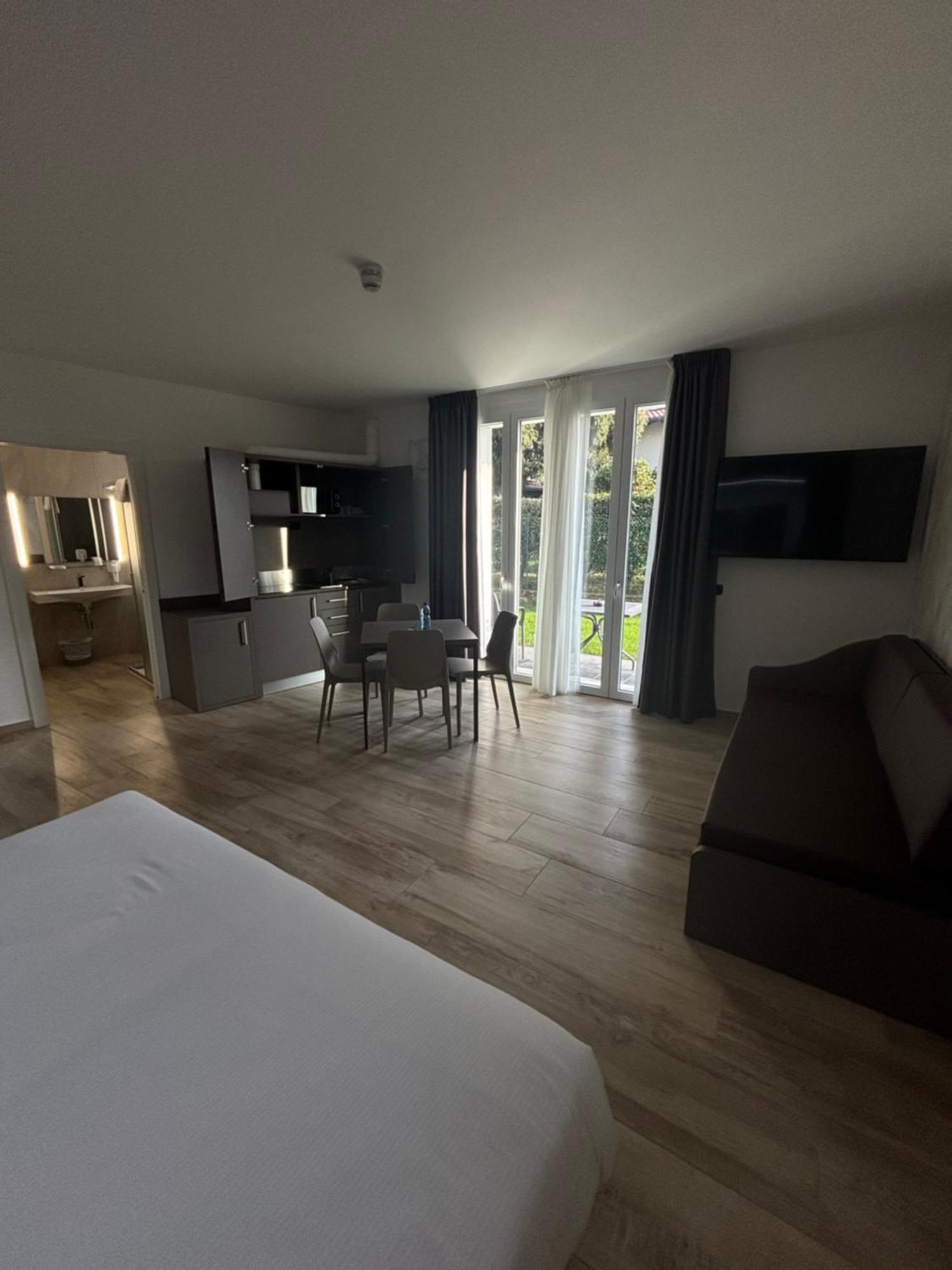 Bis Hotel 바레세 외부 사진