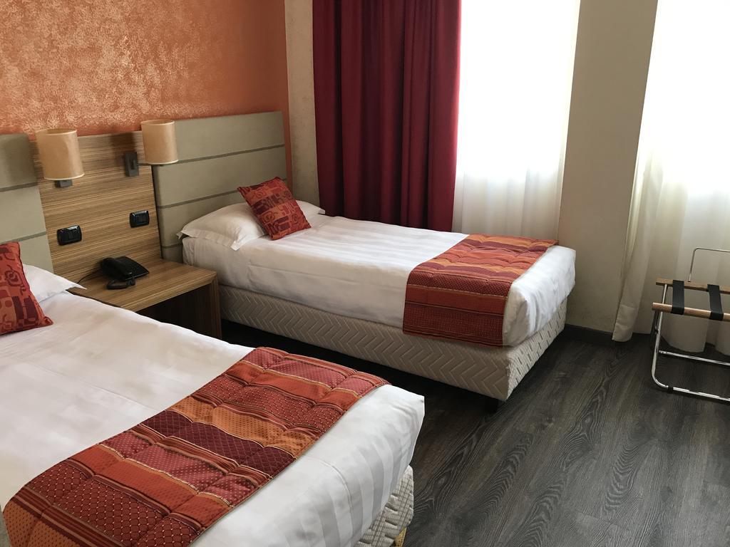 Bis Hotel 바레세 외부 사진